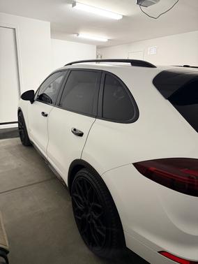2016 Porsche Cayenne Cayenne GTS