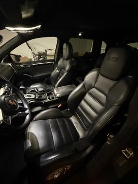 2016 Porsche Cayenne Cayenne GTS