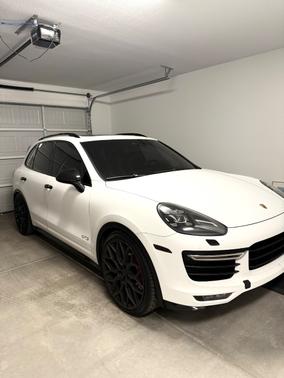 2016 Porsche Cayenne Cayenne GTS