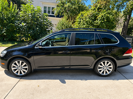 Black 2013 Volkswagen Jetta SportWagen TDI
