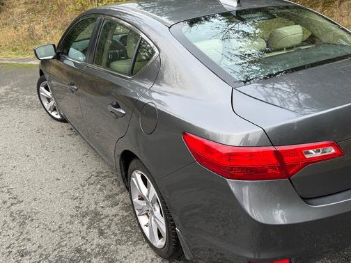 2013 Acura ILX 2.0L Technology