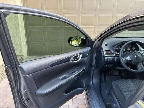 Gray 2017 Nissan Sentra SR