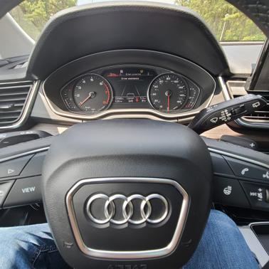 2023 Audi Q5 45 S line Premium
