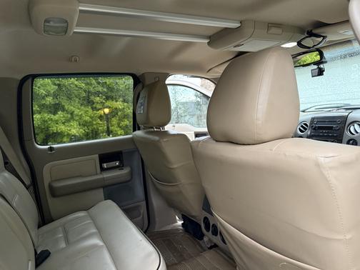 White 2007 Lincoln Mark LT Base