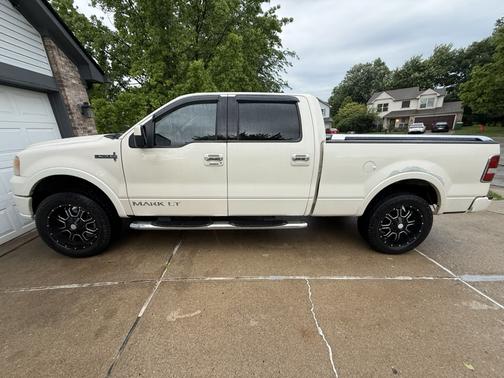 White 2007 Lincoln Mark LT Base