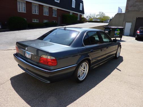 2001 BMW 740 iL
