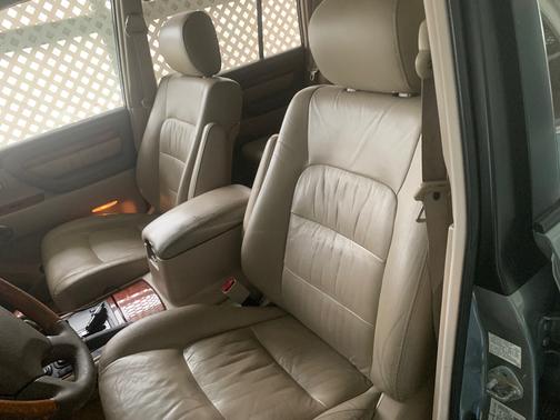 Green 2001 Lexus LX 470 Base