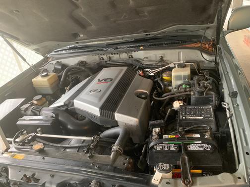 Green 2001 Lexus LX 470 Base