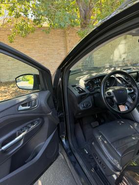 Black 2015 Ford Escape SE
