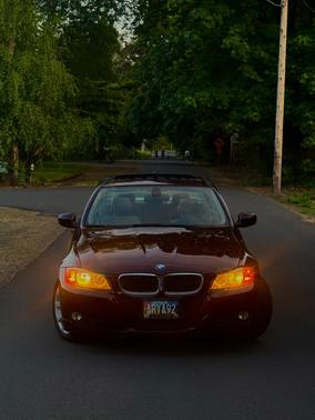 Red 2009 BMW 328 i