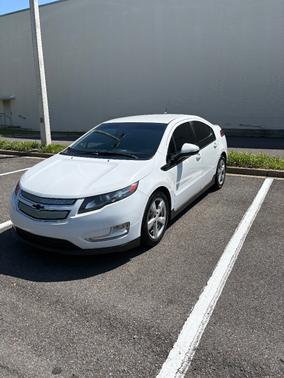 White 2014 Chevrolet Volt Base