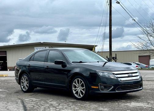 Black 2010 Ford Fusion SE