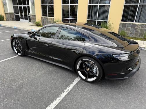 Black 2022 Porsche Taycan Taycan 4S