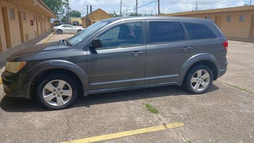 Gray 2015 Dodge Journey SE