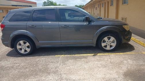 Gray 2015 Dodge Journey SE