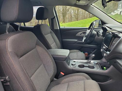 Gray 2019 Chevrolet Traverse LT Cloth