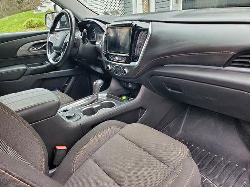 Gray 2019 Chevrolet Traverse LT Cloth