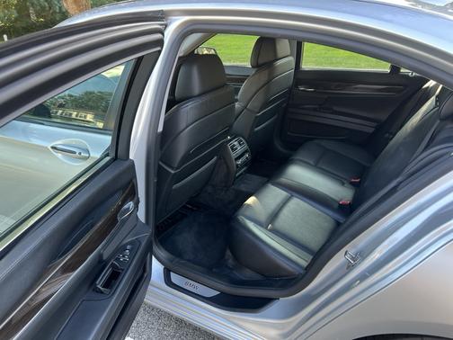 2010 BMW 750 i xDrive