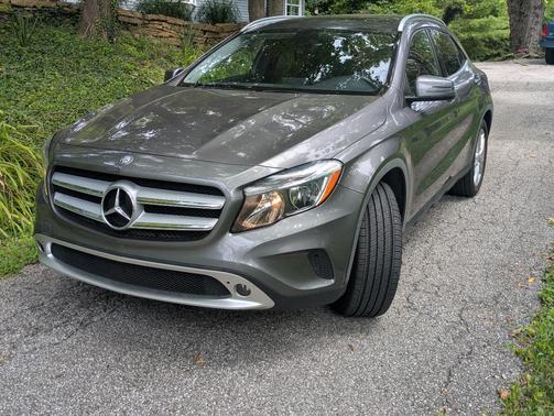 Gray 2015 Mercedes-Benz GLA-Class GLA 250 4MATIC