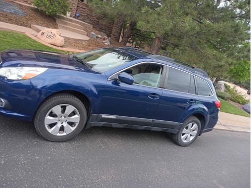 Blue 2011 Subaru Outback 2.5 i Premium