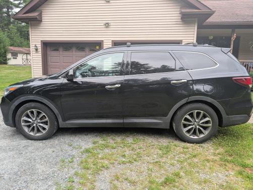 2017 Hyundai SANTA FE SE