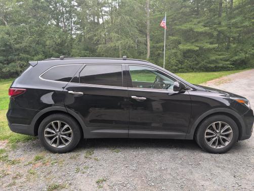 2017 Hyundai SANTA FE SE