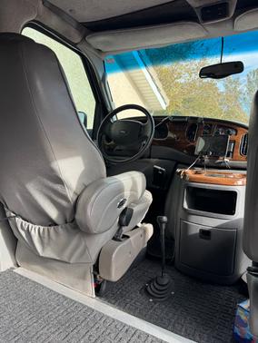 2005 Ford E350 Super Duty Base