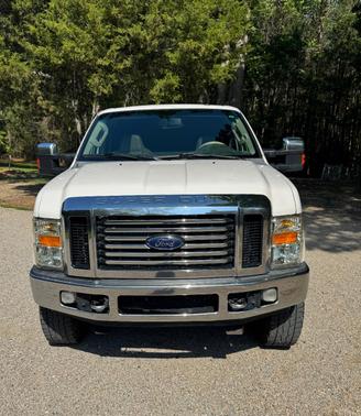 White 2010 Ford F-250 Lariat Super Duty Crew Cab