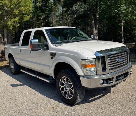 White 2010 Ford F-250 Lariat Super Duty Crew Cab