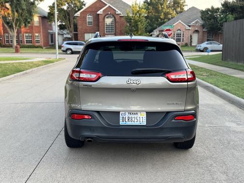 2017 Jeep Cherokee Sport