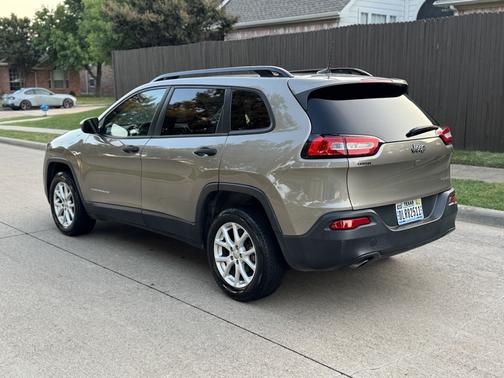 2017 Jeep Cherokee Sport