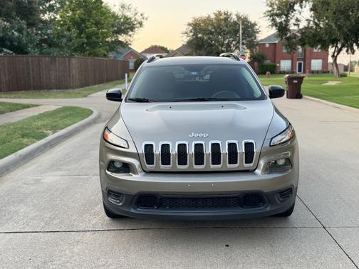2017 Jeep Cherokee Sport