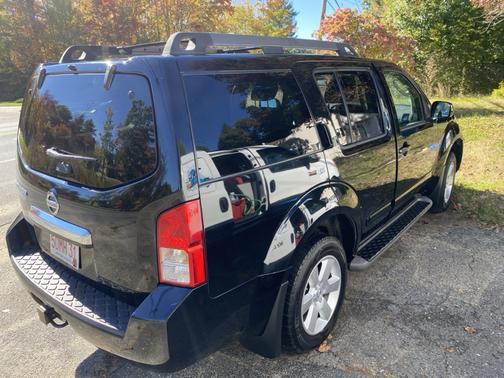 Black 2011 Nissan Pathfinder SV