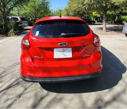 Red 2014 Ford Focus SE