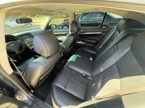 2012 INFINITI G25x Base