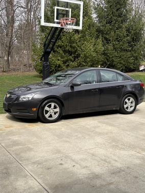Gray 2014 Chevrolet Cruze 1LT
