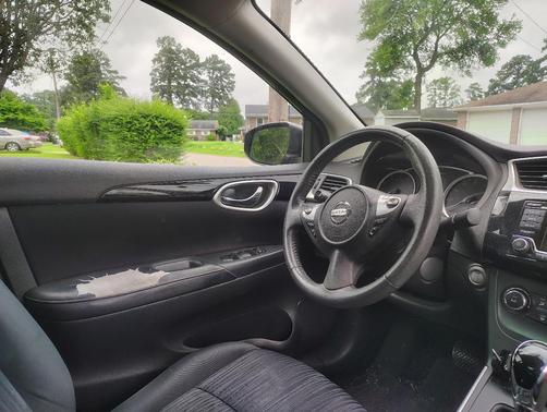Black 2016 Nissan Sentra SV