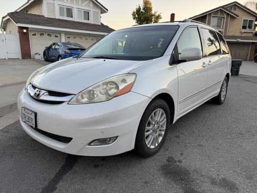 2008 Toyota Sienna XLE Limited