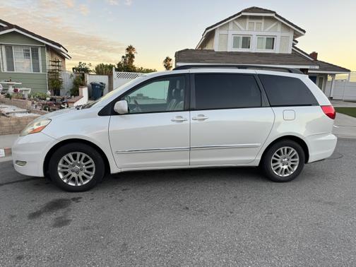 2008 Toyota Sienna XLE Limited