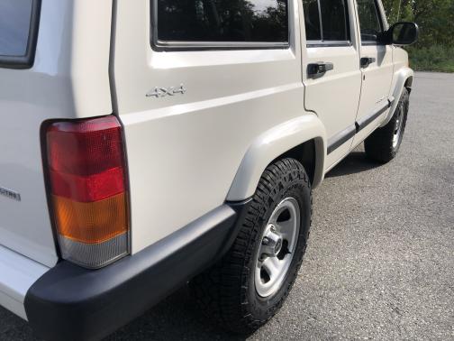 2000 Jeep Cherokee Sport 4WD