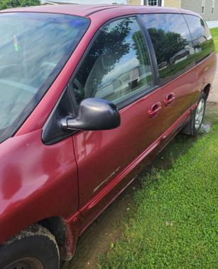 Photo 3 of 4 of 1999 Dodge Grand Caravan SE