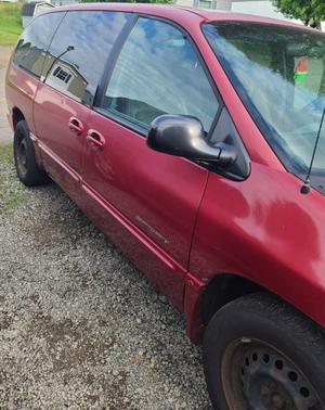 Photo 2 of 4 of 1999 Dodge Grand Caravan SE