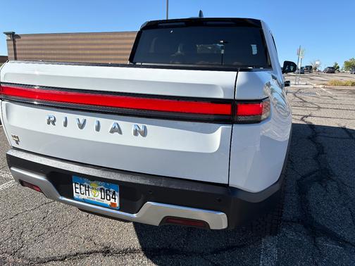 2023 Rivian R1T Adventure Quad-Motor Large Package