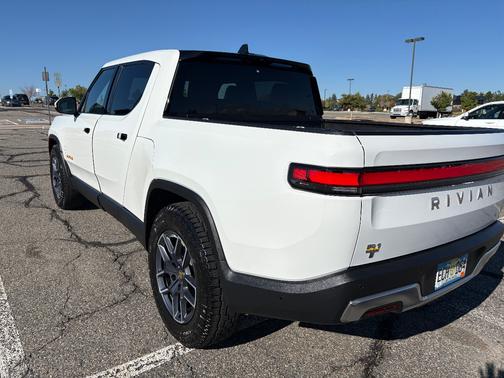 2023 Rivian R1T Adventure Quad-Motor Large Package