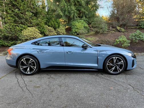 2023 Audi e-tron GT Premium Plus