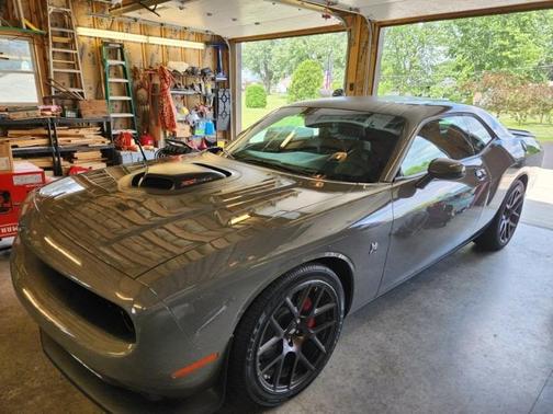 Gray 2018 Dodge Challenger 392 Hemi Scat Pack Shaker
