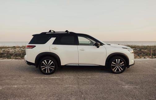 2023 Nissan Pathfinder Platinum
