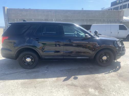 Black 2017 Ford Utility Police Interceptor Base
