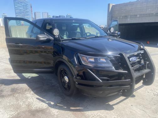 Black 2017 Ford Utility Police Interceptor Base