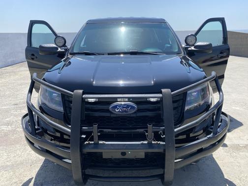 Black 2017 Ford Utility Police Interceptor Base